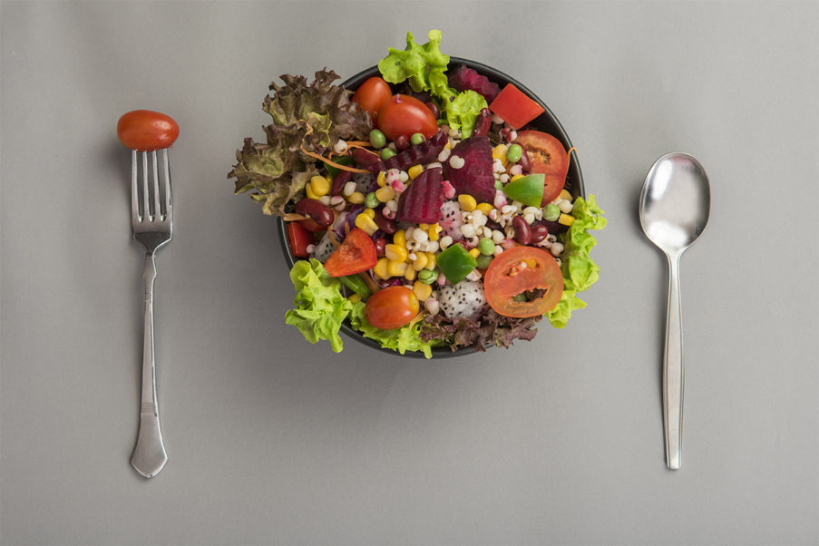 一碗有利于骨骼健康和营养的沙拉
