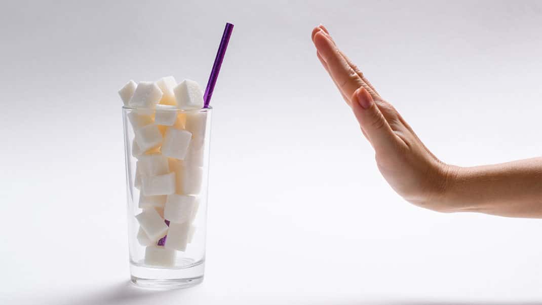 举手反对高糖饮料